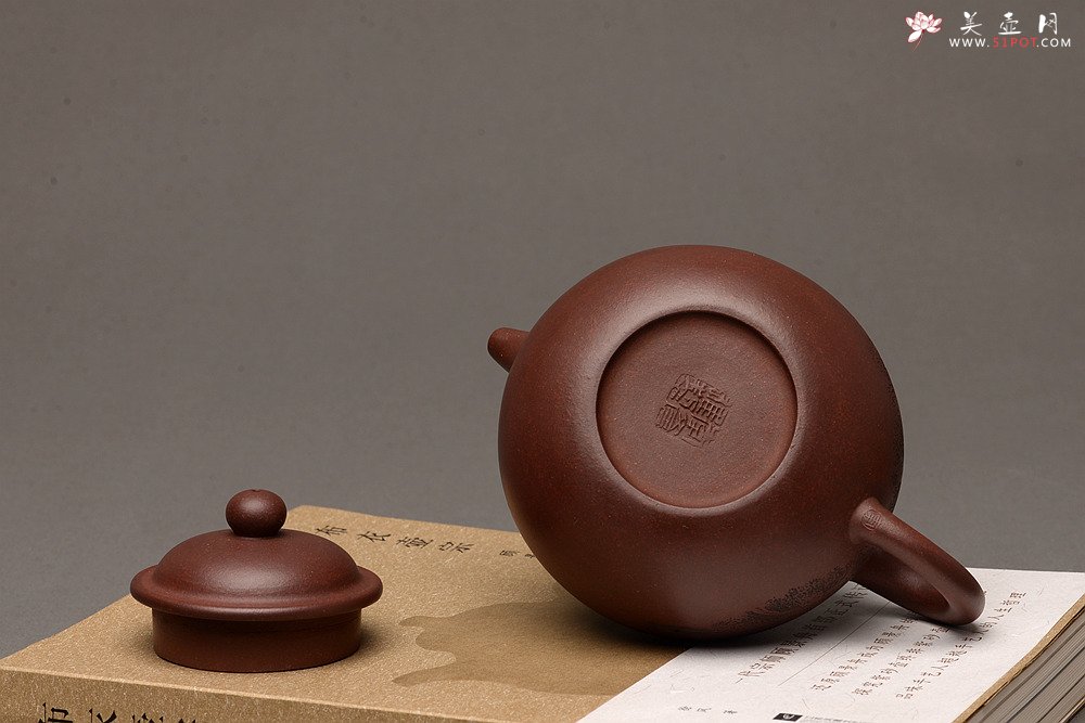 紫砂壶图片：优质老底料 李彦雄通景山水 全手掇球 饱满厚重 精品 - 宜兴紫砂壶网