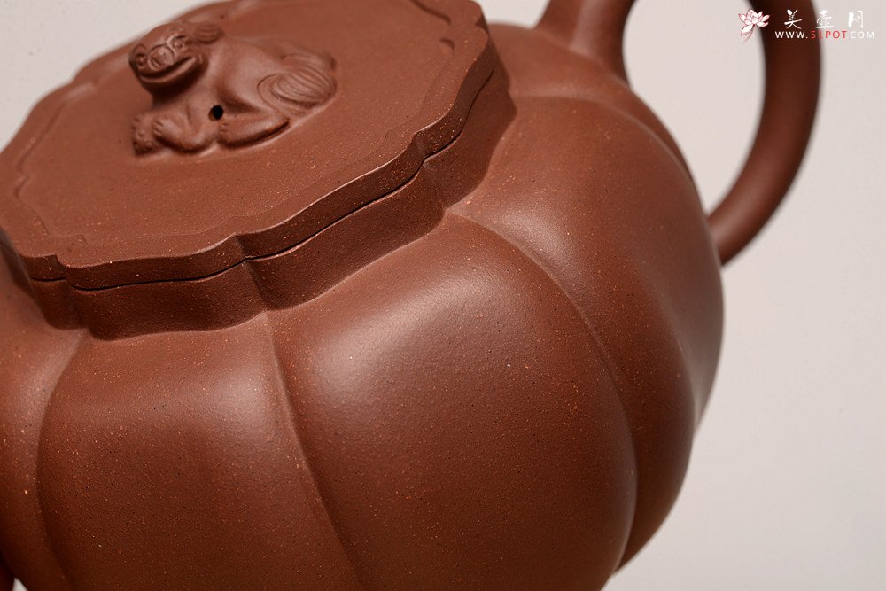 紫砂壶图片：酒虎全手筋囊新作 耐品佳作 做工精致 狮球对壶  推荐~ - 宜兴紫砂壶网
