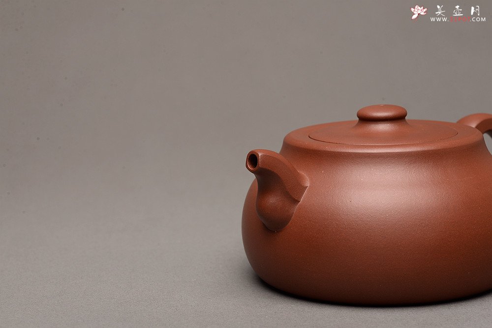 紫砂壶图片：万阗阗最新全手作品 厚重有韵致 线条严谨流畅 大蕴井栏 - 宜兴紫砂壶网