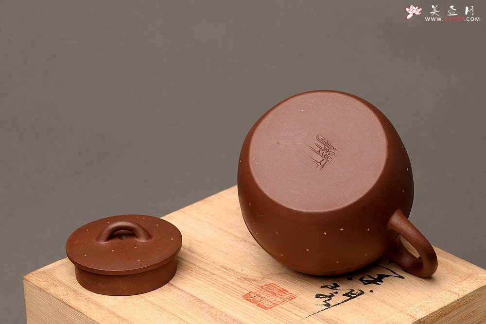 紫砂壶图片：王微全手新品 做工精致 全手铺砂巨轮 杀茶利器  - 宜兴紫砂壶网