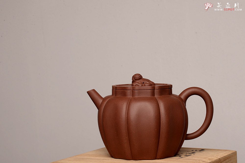 紫砂壶图片：酒虎全手筋囊新作 耐品佳作 做工精致 狮球对壶  推荐~ - 宜兴紫砂壶网