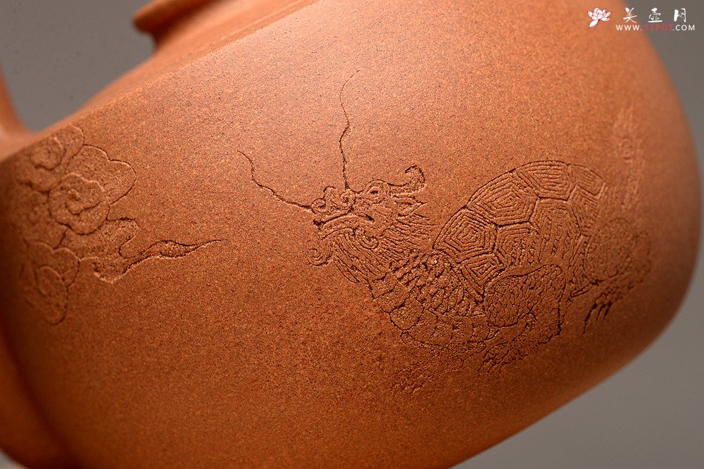 紫砂壶图片：钱建荷全手新作 福乐提梁 做工精致 游心堂装饰 - 宜兴紫砂壶网