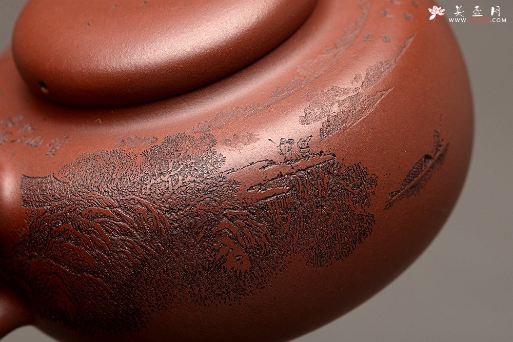 紫砂壶图片：李彦雄精刻山水 道洪风格之全手玉韵  精品之作 - 宜兴紫砂壶网