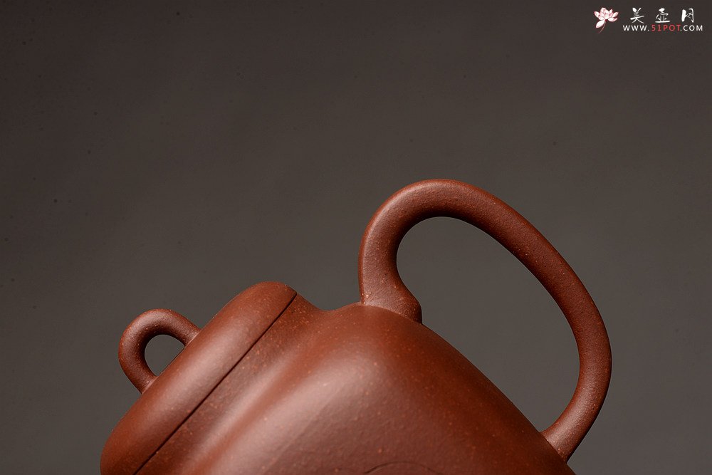 紫砂壶图片：于洪跃全手新品 方圆结合 挺拔劲美 柔与刚  印方 - 宜兴紫砂壶网
