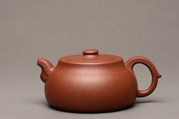 紫砂壶图片：万阗阗最新全手作品 厚重有韵致 线条严谨流畅 大蕴井栏 - 宜兴紫砂壶网