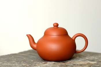 紫砂壶图片：美壶特惠 性价比极高 优质朱泥~~梨形 灵气可人 - 宜兴紫砂壶网