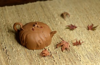 紫砂壶图片：学院派风格~ 郑志贤全手作品 知秋 古朴之味 - 宜兴紫砂壶网