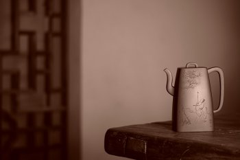 紫砂壶图片：何卫枫乙未冬全手新作 强强联合 国师赵辉文气装饰 高士怀古 四方云鼎 - 宜兴紫砂壶网