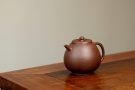 紫砂壶图片：美壶特惠 谭华斌近作 小龙蛋 钢管直流~球孔 古拙有味 - 宜兴紫砂壶网