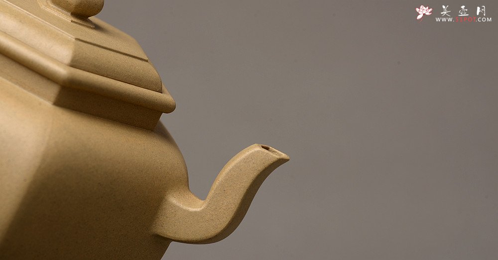 紫砂壶图片：优质本山段 型制精进 全手六方华樽 方器经典 俊秀耐品~工精 - 宜兴紫砂壶网