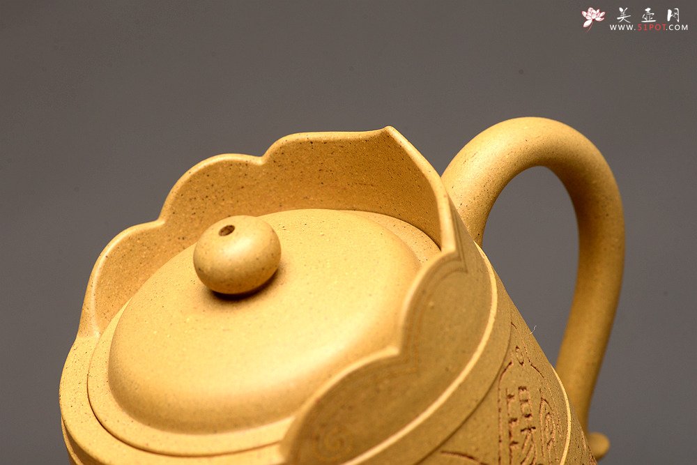 紫砂壶图片：于洪霞乙未冬作品  张听刚装饰 简古拙朴 做工精致 全手摹古僧帽 - 宜兴紫砂壶网
