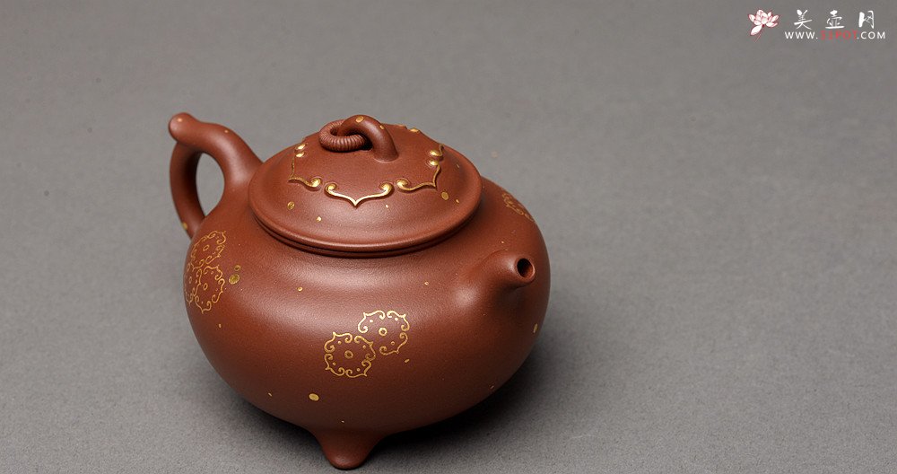 紫砂壶图片：惊艳实力 魅力展现 原创力作 真金装饰 全手童樱 可玩趣品 - 宜兴紫砂壶网