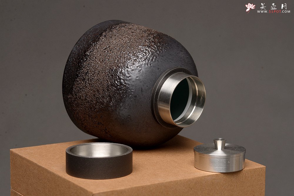 紫砂壶图片：美壶定制  新颖茶叶罐 密封性好 古朴雅致 - 宜兴紫砂壶网