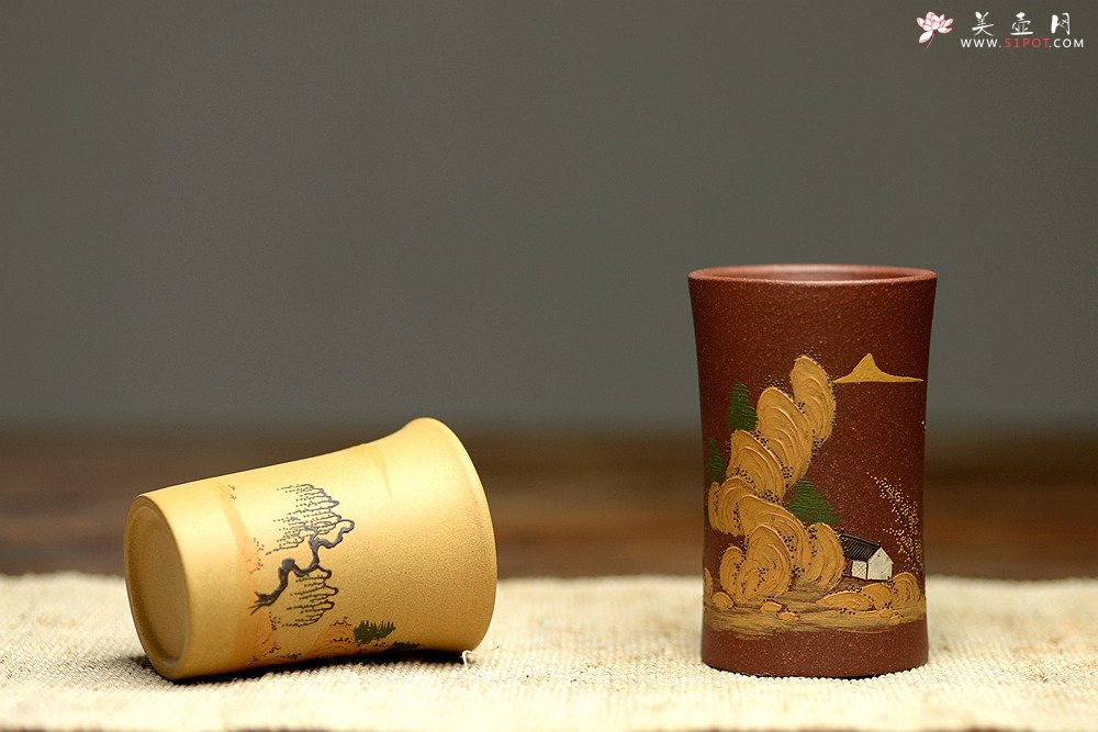 紫砂壶图片：文气 古朴雅致 主人杯 泥绘通景山水 - 宜兴紫砂壶网