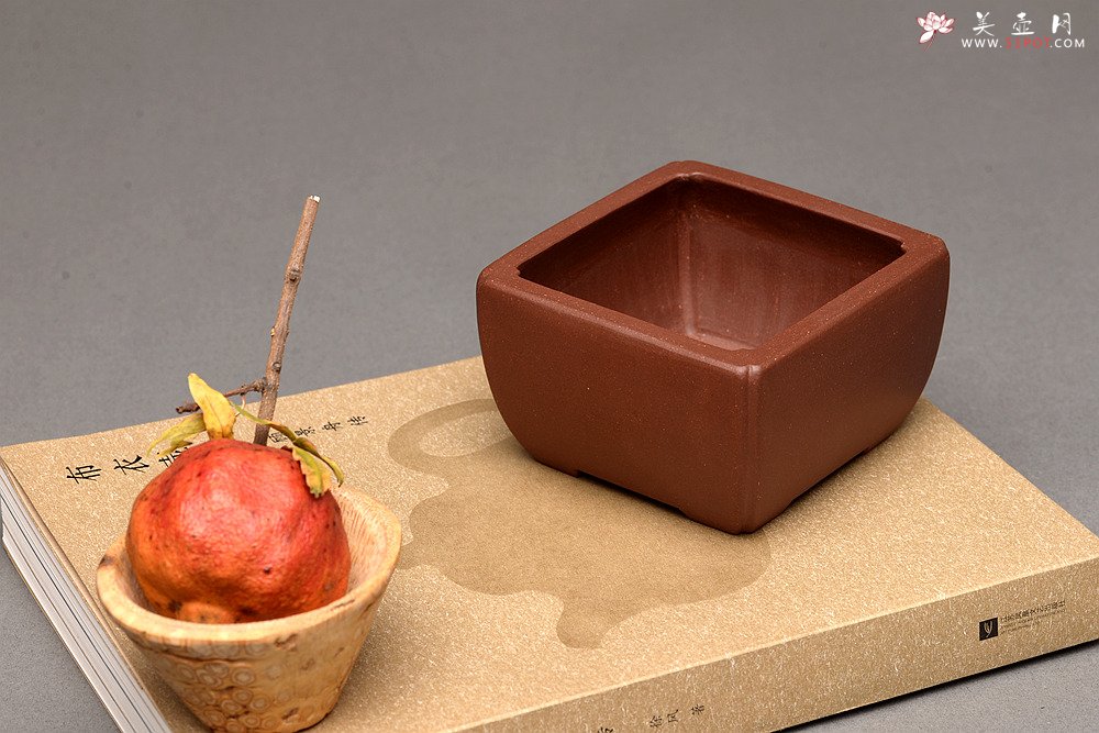 紫砂壶图片：张秋平全手四方花盆 美壶网回馈之作 更加漂亮  - 宜兴紫砂壶网