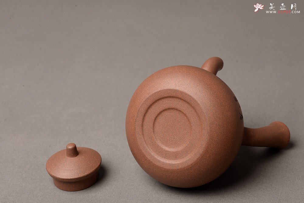 紫砂壶图片：淞庐出品 全手佳作 文气十足~ 大力水手之梅花急须 国助文涛装饰 - 宜兴紫砂壶网