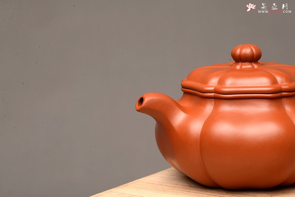 紫砂壶图片：朱泥筋囊 难得完美品  葵仿古 大口实用 丰润精美  - 宜兴紫砂壶网