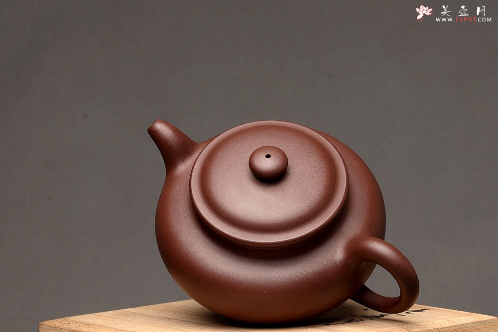 紫砂壶图片：极品老紫泥 端庄周正 传统经典 全手仿古 做工精致 - 宜兴紫砂壶网