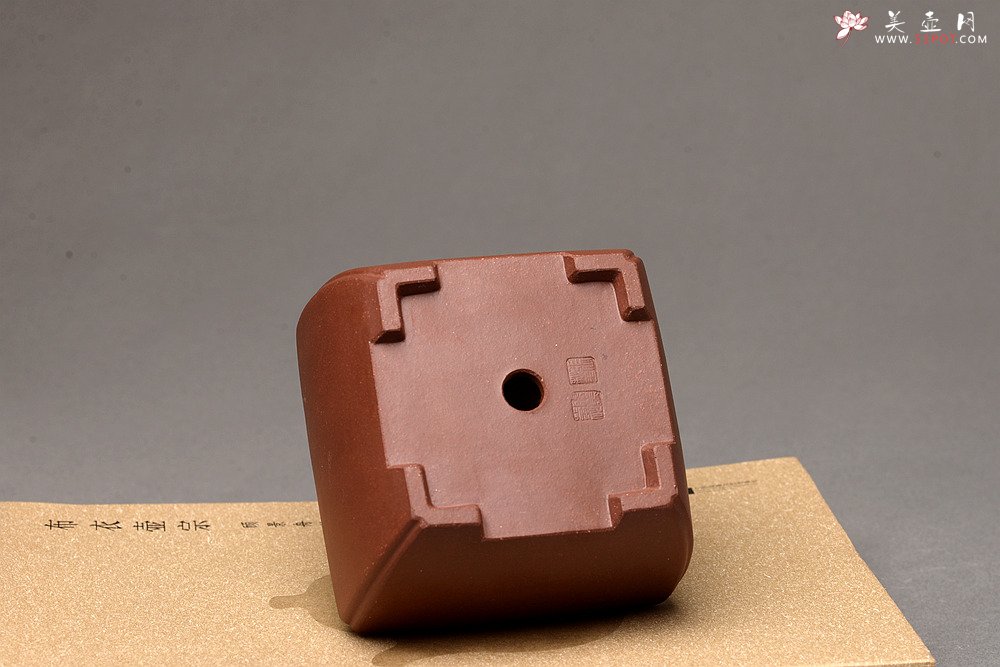 紫砂壶图片：张秋平全手四方花盆 美壶网回馈之作 更加漂亮  - 宜兴紫砂壶网