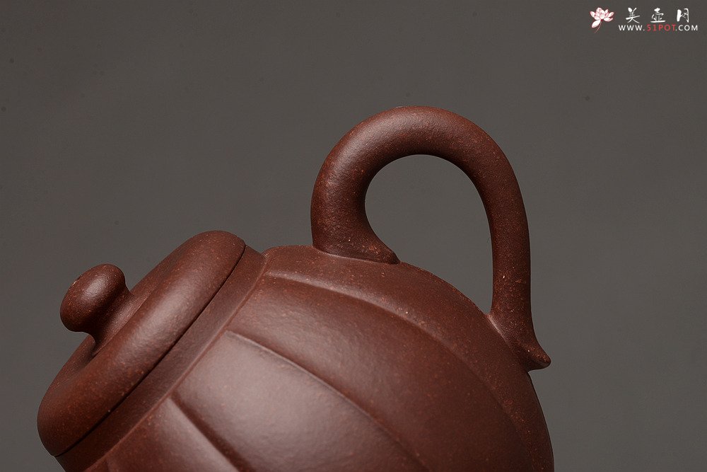 紫砂壶图片：周斌全手工新作难度极大 肌肉男o(∩_∩)o 全手筋纹秋蕾 原矿老紫泥 - 宜兴紫砂壶网