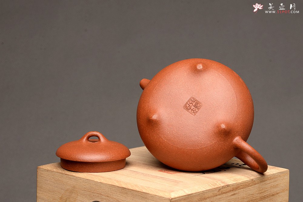 紫砂壶图片：文气十足 三足石瓢 降坡泥  - 宜兴紫砂壶网