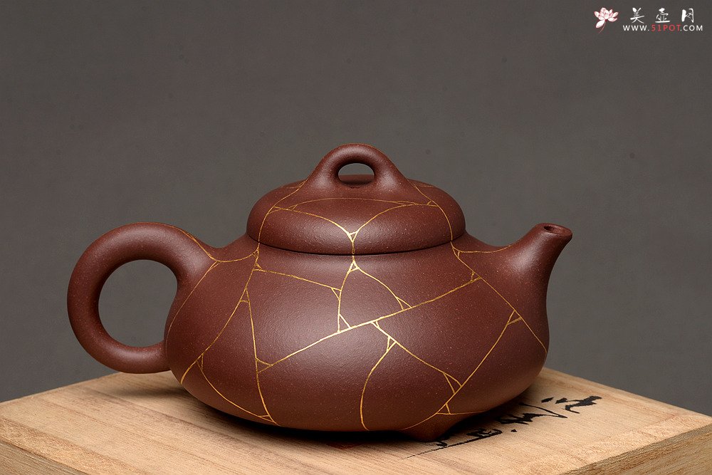 紫砂壶图片：俞欣荣新作 真金装饰 冰纹石瓢 徐家风格~ 做工精致 美壶特惠 - 宜兴紫砂壶网