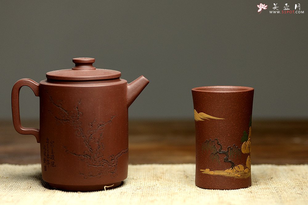 紫砂壶图片：文气 古朴雅致 主人杯 泥绘通景山水 - 宜兴紫砂壶网