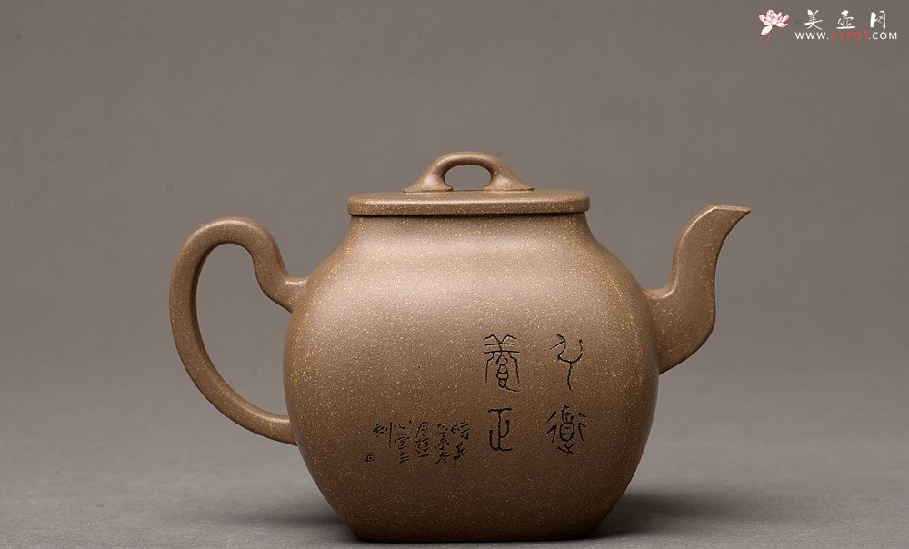 紫砂壶图片：顾文君乙未冬新品 平稳秀美 随方就圆 优质青段 全手雅亭四方 - 宜兴紫砂壶网