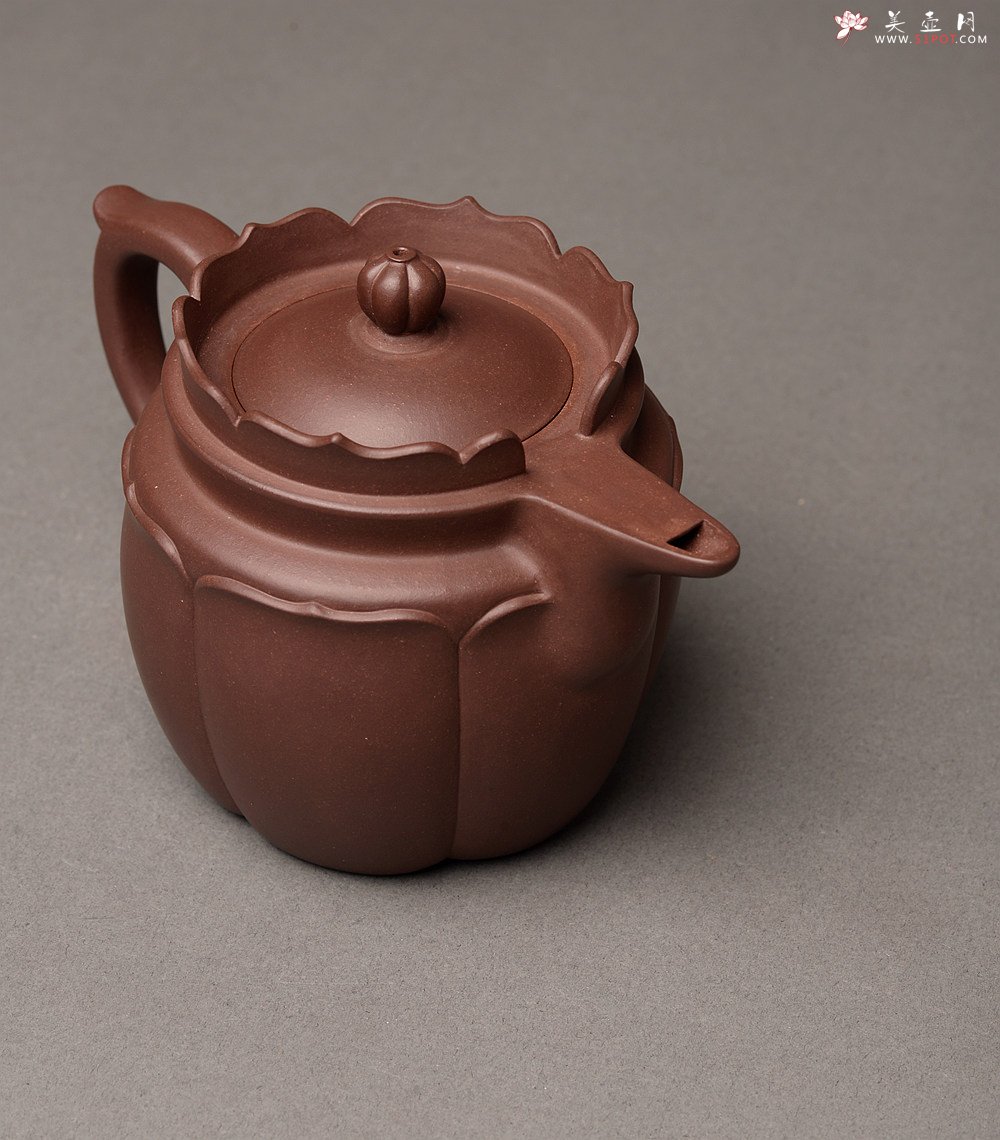 紫砂壶图片：蔡旭伟乙未冬 精美之作 全手莲花僧帽 娴静品茗 书房雅器 - 宜兴紫砂壶网