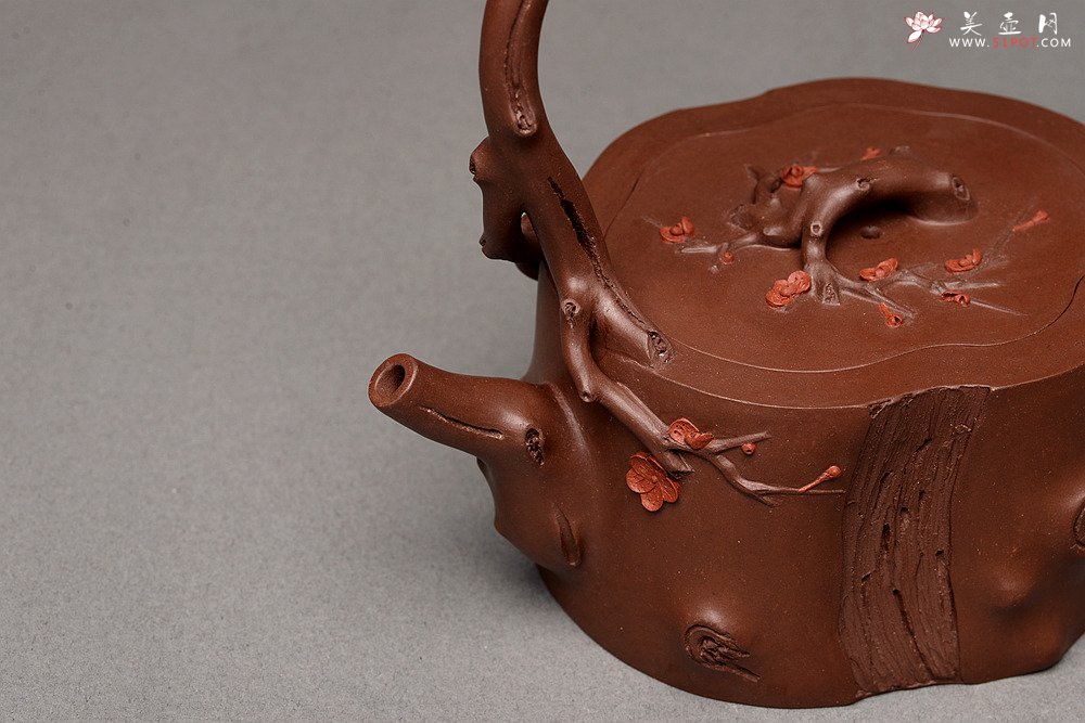 紫砂壶图片：单志萍老师新品 精品全手提梁梅桩 难度大 立体梅花~精神喜庆 - 宜兴紫砂壶网