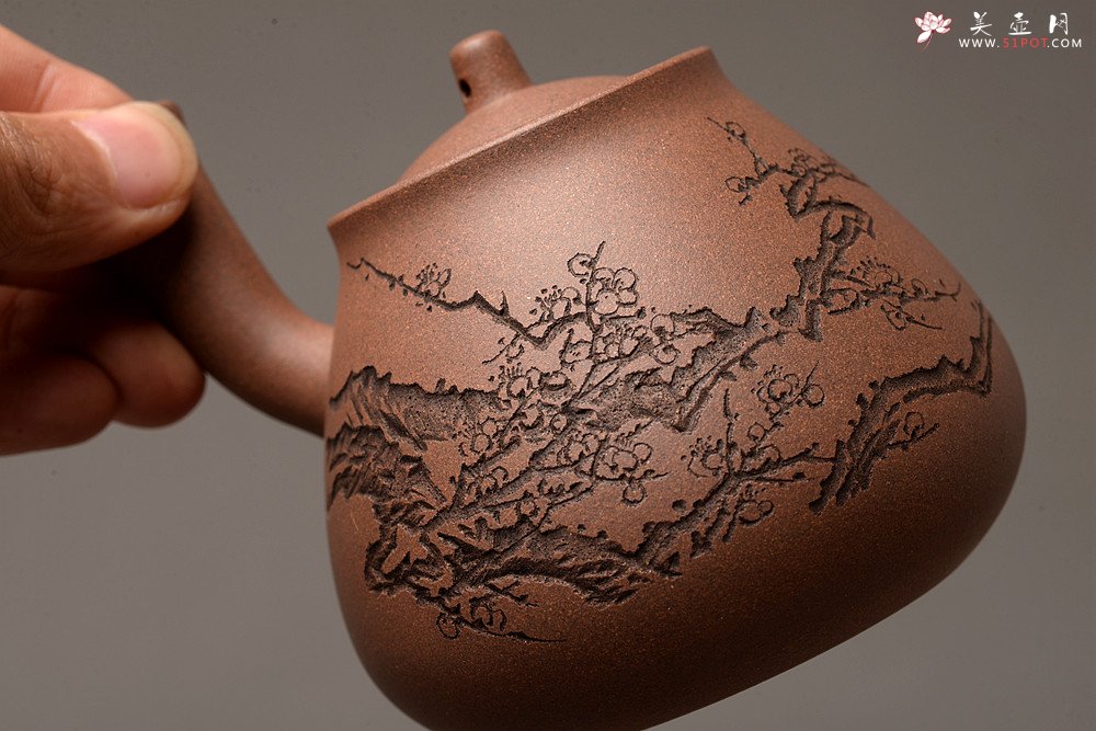 紫砂壶图片：淞庐出品 全手佳作 文气十足~ 大力水手之梅花急须 国助文涛装饰 - 宜兴紫砂壶网