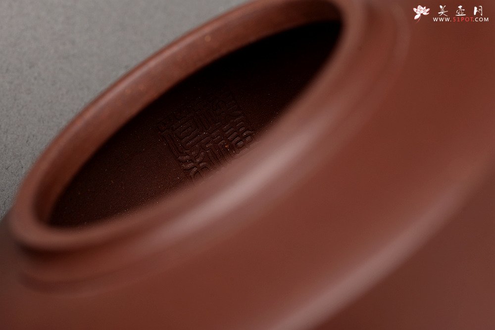 紫砂壶图片：钱建荷作品 全手经典提璧 精工典范 纯正底槽青 神韵犹存 - 宜兴紫砂壶网