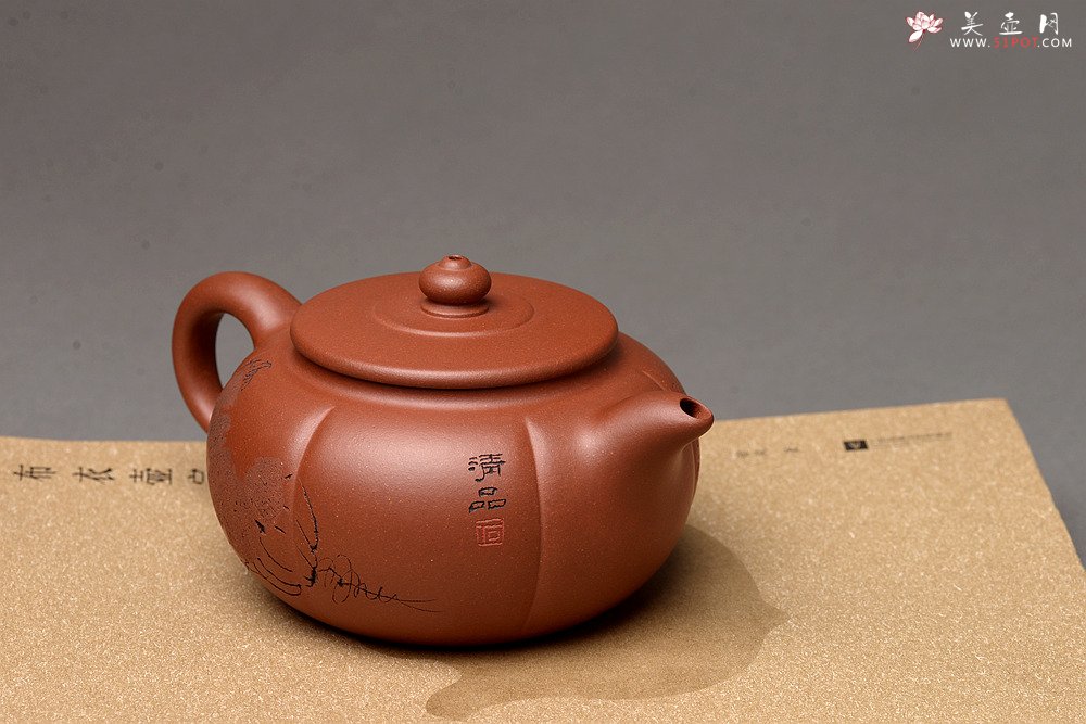 紫砂壶图片：钱伟刚最新作品 饱满 器形端庄 素心 - 宜兴紫砂壶网