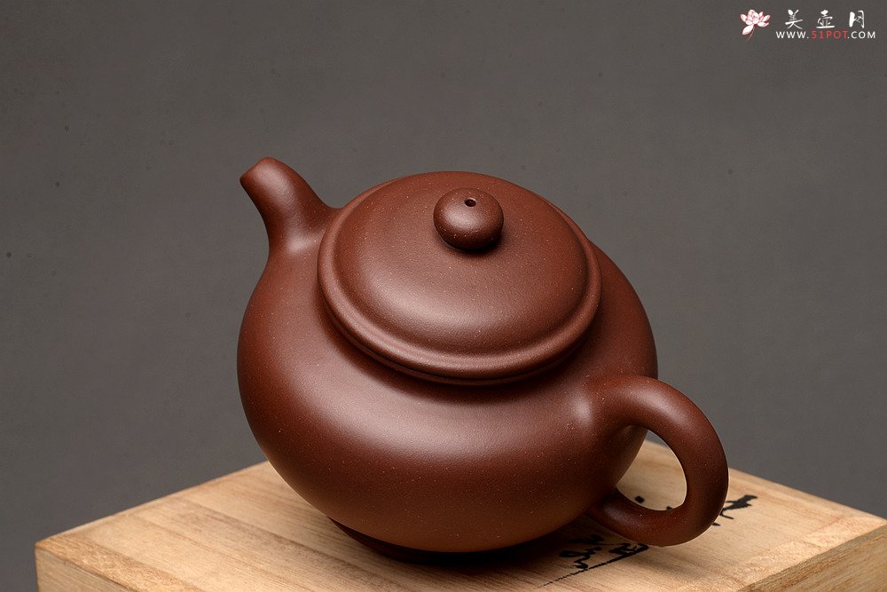 紫砂壶图片：国助工唐文新作 传统经典 厚重大气 掇只 - 宜兴紫砂壶网