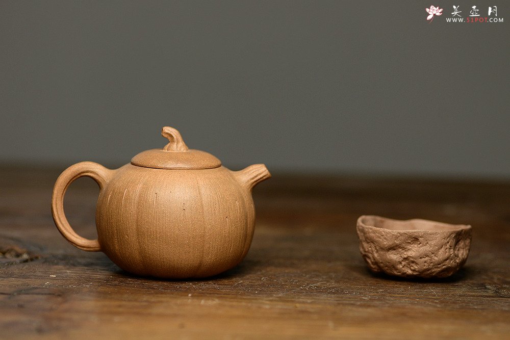 紫砂壶图片：姜建荣全手作品 古朴之味 全手硕果 - 宜兴紫砂壶网