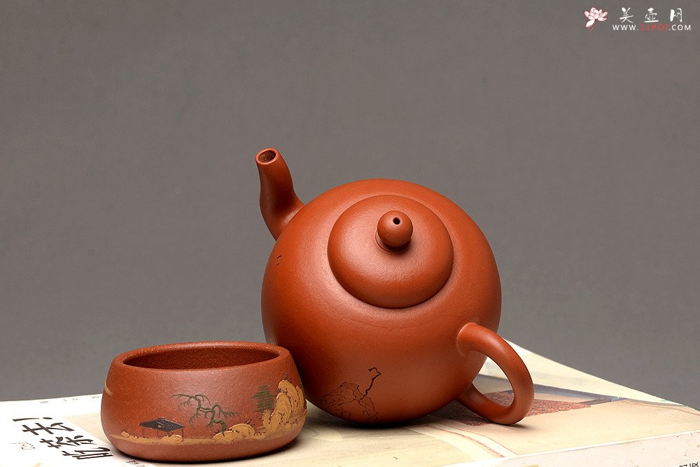 紫砂壶图片：徐亚春新品 优质朱泥 全手三足皓月 游心堂主人装饰 实用佳品 - 宜兴紫砂壶网