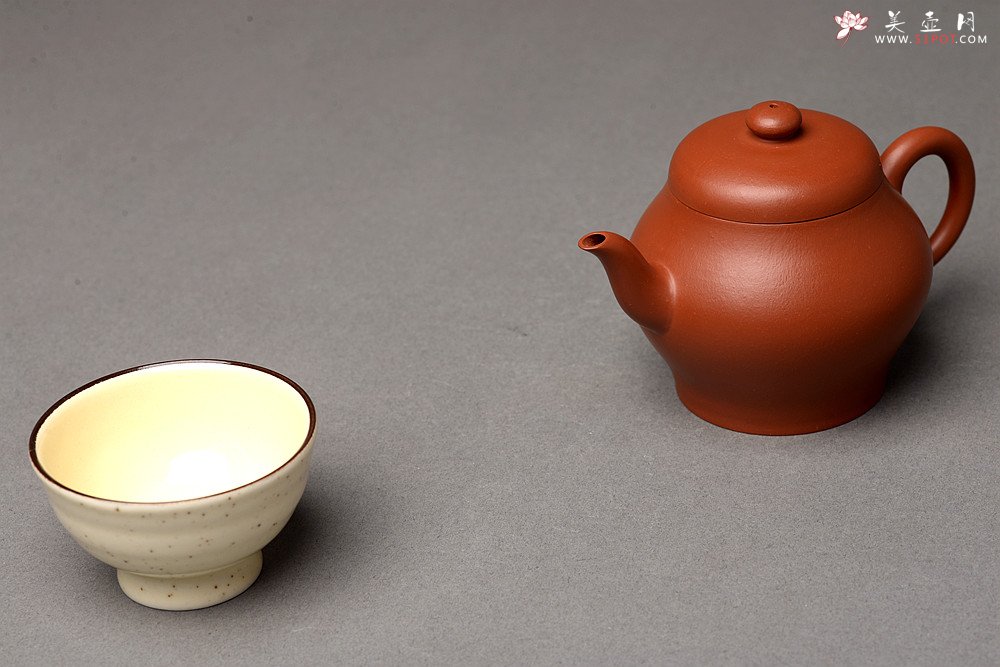 紫砂壶图片：摹古之作 杀茶利器 优质朱泥 线条优美 高亭 做工精致 - 宜兴紫砂壶网