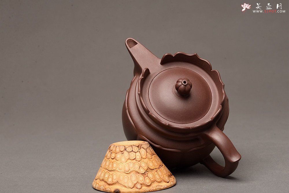 紫砂壶图片：蔡旭伟乙未冬 精美之作 全手莲花僧帽 娴静品茗 书房雅器 - 宜兴紫砂壶网