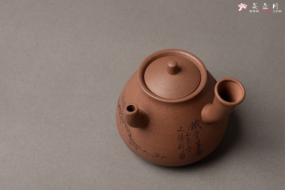 紫砂壶图片：淞庐出品 全手佳作 文气十足~ 大力水手之梅花急须 国助文涛装饰 - 宜兴紫砂壶网