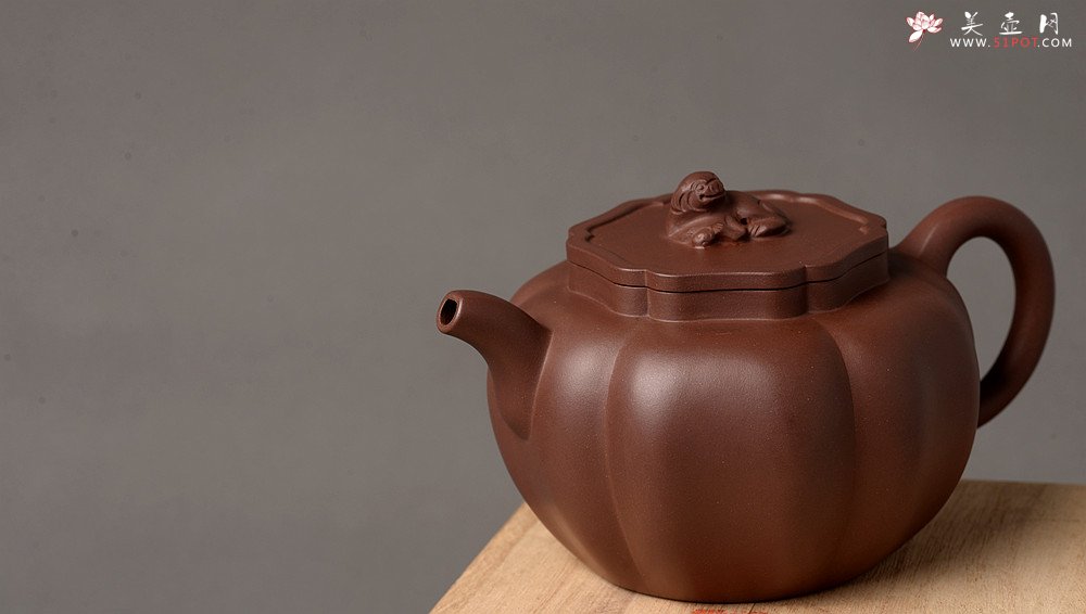 紫砂壶图片：酒虎全手 乙未冬精品佳作 做工精致 狮球二式 推荐~ 优质紫泥 - 宜兴紫砂壶网