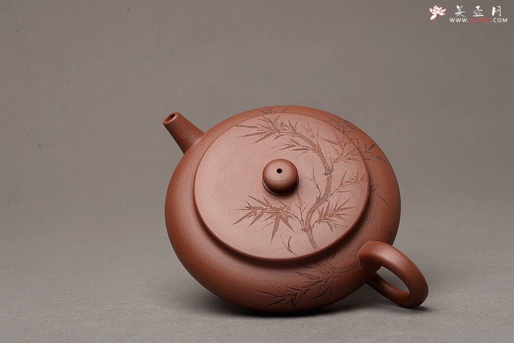 紫砂壶图片：扁翁设计 詹黎明全手制作 国师赵辉精心装饰 杀茶利器 卧云 - 宜兴紫砂壶网