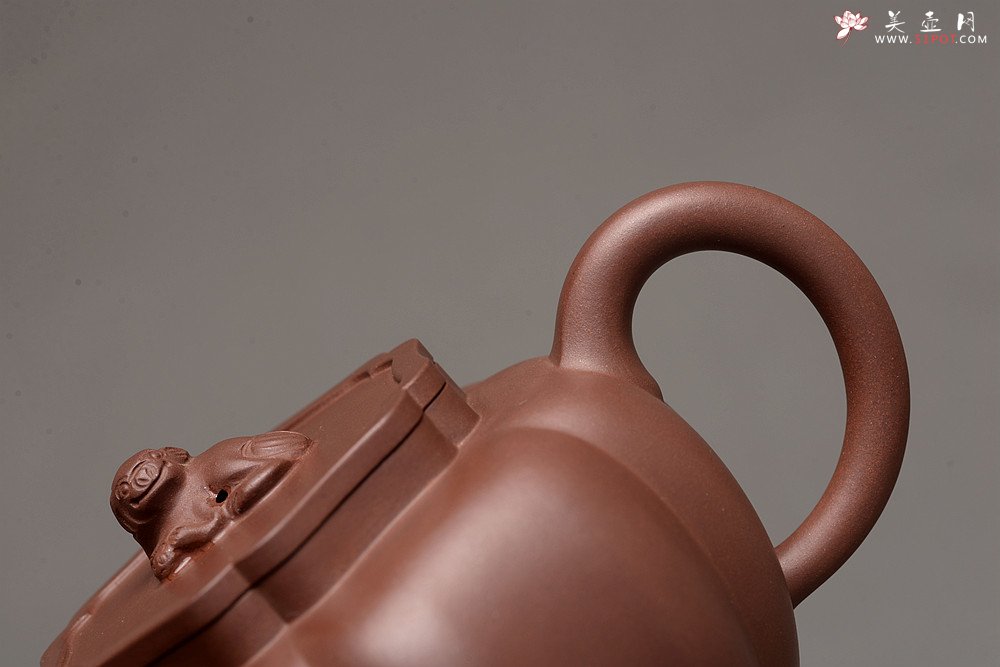 紫砂壶图片：酒虎全手 乙未冬精品佳作 做工精致 狮球二式 推荐~ 优质紫泥 - 宜兴紫砂壶网