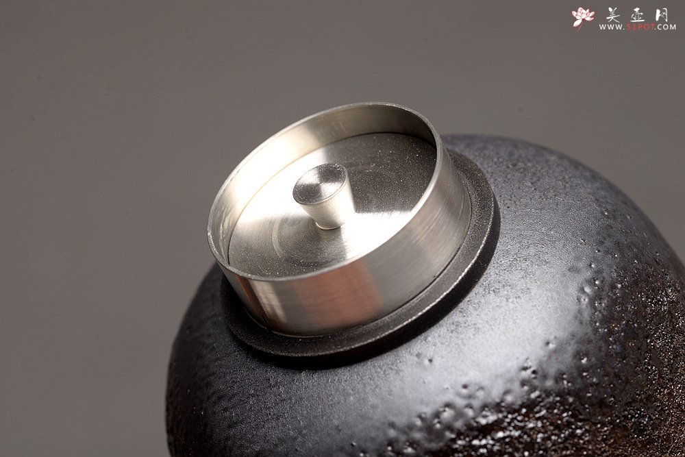 紫砂壶图片：美壶定制  新颖茶叶罐 密封性好 古朴雅致 - 宜兴紫砂壶网