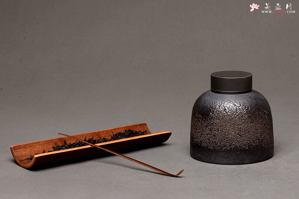 紫砂壶图片：美壶定制  新颖茶叶罐 密封性好 古朴雅致 - 宜兴紫砂壶网