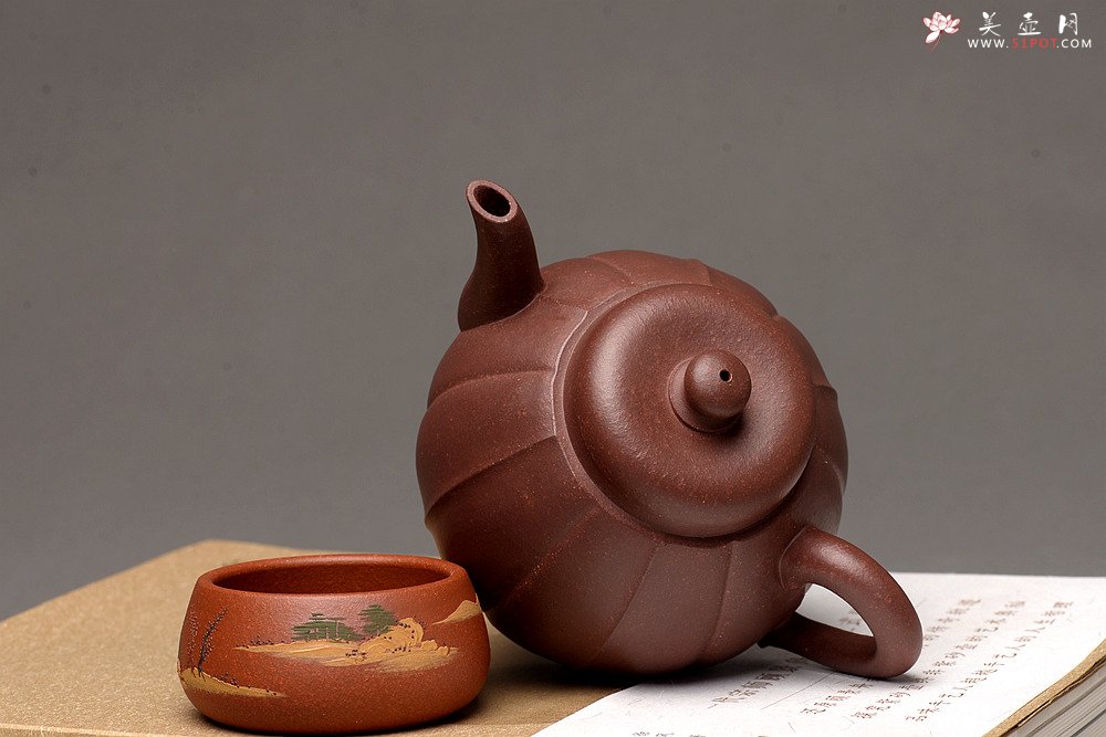 紫砂壶图片：周斌全手工新作难度极大 肌肉男o(∩_∩)o 全手筋纹秋蕾 原矿老紫泥 - 宜兴紫砂壶网