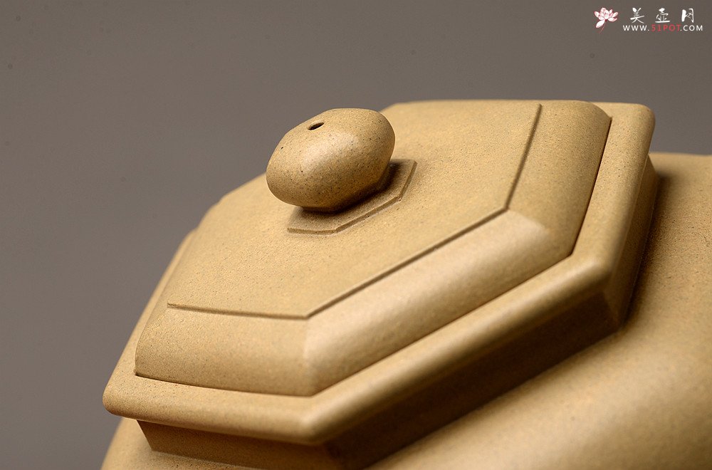 紫砂壶图片：优质本山段 型制精进 全手六方华樽 方器经典 俊秀耐品~工精 - 宜兴紫砂壶网