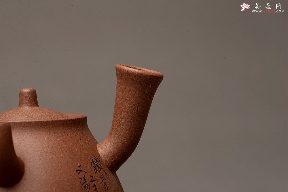 紫砂壶图片：淞庐出品 全手佳作 文气十足~ 大力水手之梅花急须 国助文涛装饰 - 宜兴紫砂壶网