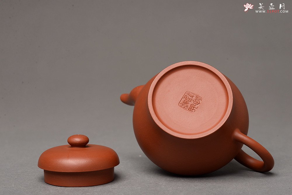 紫砂壶图片：摹古之作 杀茶利器 优质朱泥 线条优美 高亭 做工精致 - 宜兴紫砂壶网