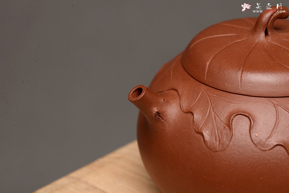 紫砂壶图片：周路健全手新作 贴塑花器 飘逸 雅致 秋硕 - 宜兴紫砂壶网