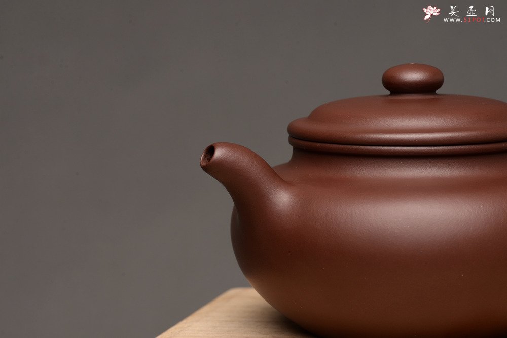 紫砂壶图片：极品老紫泥 端庄周正 传统经典 全手仿古 做工精致 - 宜兴紫砂壶网